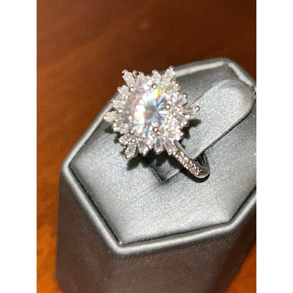 2 CT White Sapphire Snowflake Ring Size 9.5 – Sparkling Statement Ring - Picture 2 of 13